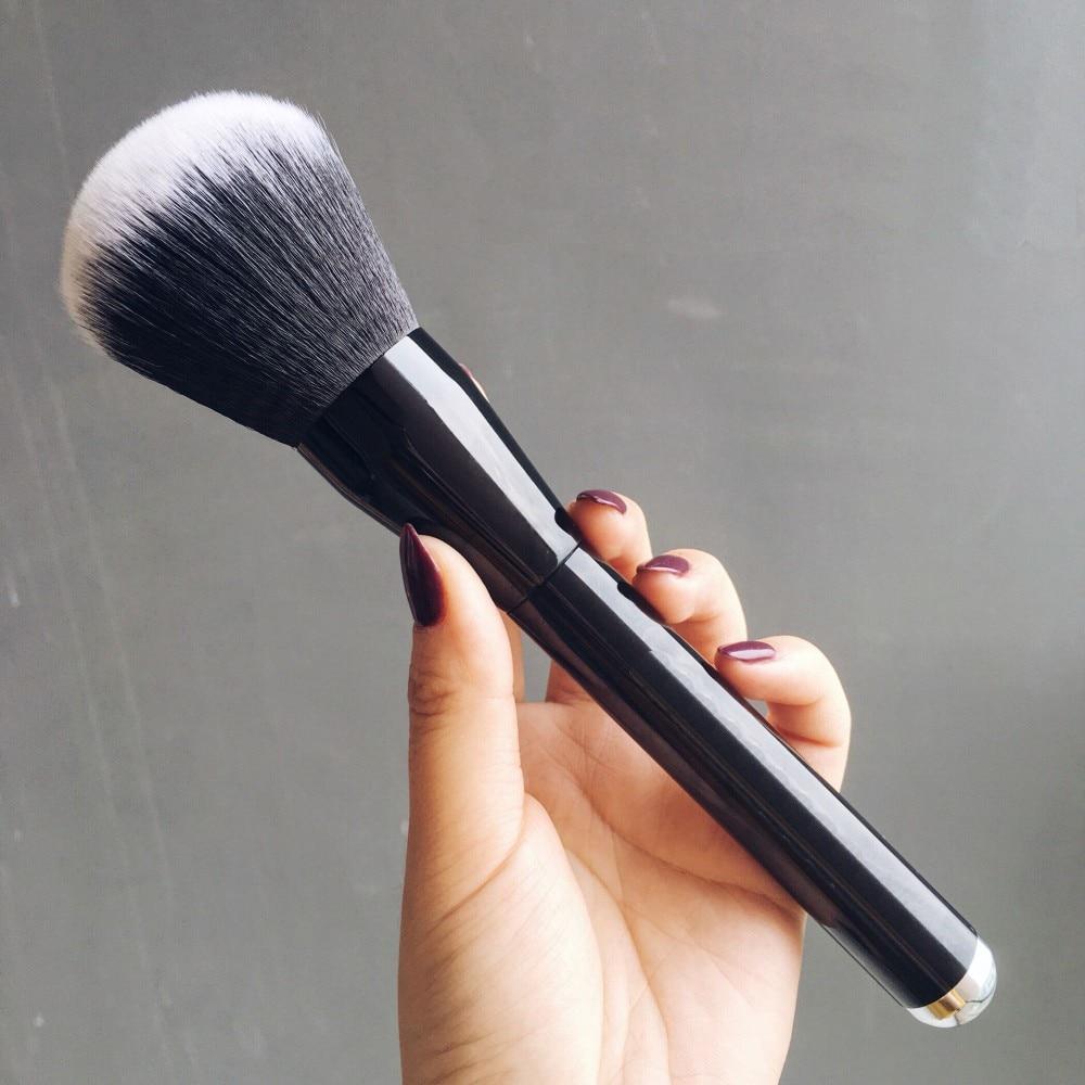 Powder Brush for Makeup | Large Makeup Brush | The Cosmetic Obsession